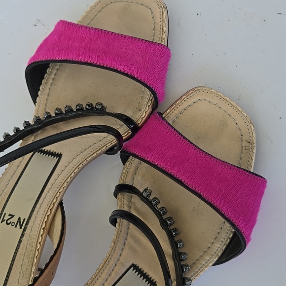 N.21 Women's Pink and Black Kitten Heel Strappy Sandals Size 37.5 Made In Italy - Picture 5 of 9